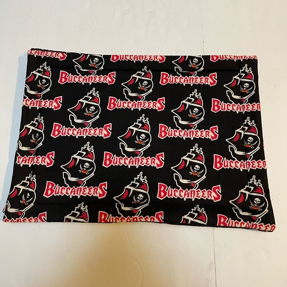 New Tampa Bay Buccaneers Bucs Football Reversible Place Mats Handmade 4 pc Set - Picture 1 of 7